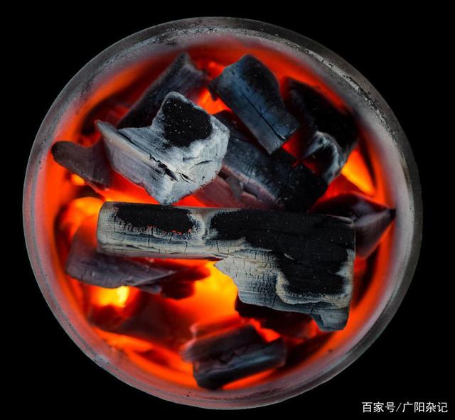 燃燒的木炭 資本投資的熱力與持久