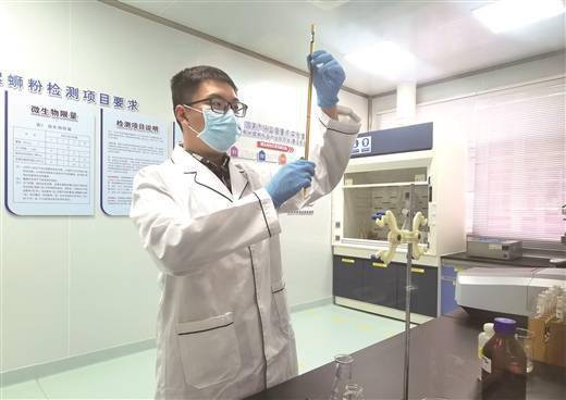 工廠門口一站式服務(wù) 嚴(yán)把袋裝螺螄粉質(zhì)量關(guān)，打造高效信息咨詢平臺